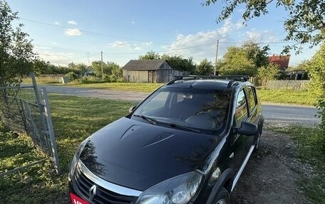 Renault Sandero I, 2013 год, 520 000 рублей, 2 фотография