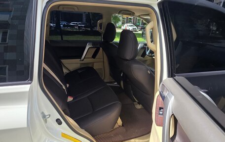 Toyota Land Cruiser Prado 150 рестайлинг 2, 2014 год, 3 720 000 рублей, 8 фотография