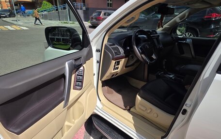 Toyota Land Cruiser Prado 150 рестайлинг 2, 2014 год, 3 720 000 рублей, 5 фотография