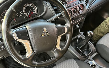 Mitsubishi L200 IV рестайлинг, 2021 год, 2 490 000 рублей, 12 фотография