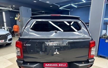Mitsubishi L200 IV рестайлинг, 2021 год, 2 490 000 рублей, 6 фотография