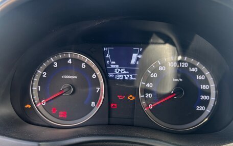 Hyundai Solaris II рестайлинг, 2011 год, 885 000 рублей, 8 фотография