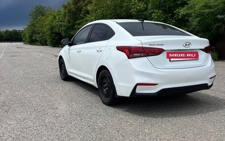 Hyundai Solaris II рестайлинг, 2018 год, 760 000 рублей, 2 фотография
