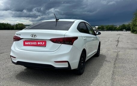 Hyundai Solaris II рестайлинг, 2018 год, 760 000 рублей, 3 фотография