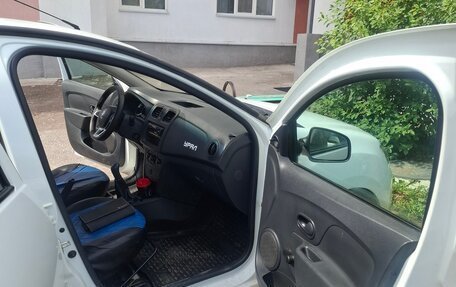 Renault Logan II, 2019 год, 620 000 рублей, 11 фотография