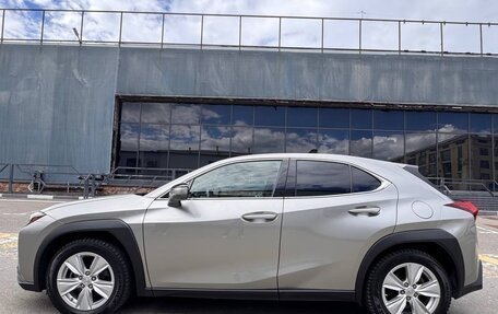 Lexus UX I, 2020 год, 2 900 000 рублей, 13 фотография