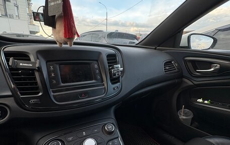 Chrysler 200 II, 2015 год, 1 000 000 рублей, 6 фотография