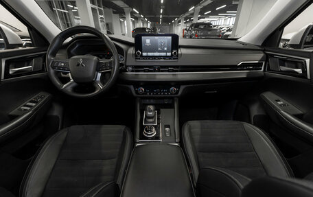 Mitsubishi Outlander, 2022 год, 4 050 000 рублей, 8 фотография