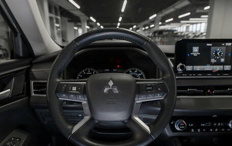 Mitsubishi Outlander, 2022 год, 4 050 000 рублей, 10 фотография