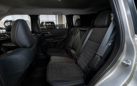 Mitsubishi Outlander, 2022 год, 4 050 000 рублей, 12 фотография