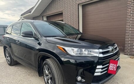 Toyota Highlander III, 2021 год, 4 500 000 рублей, 2 фотография