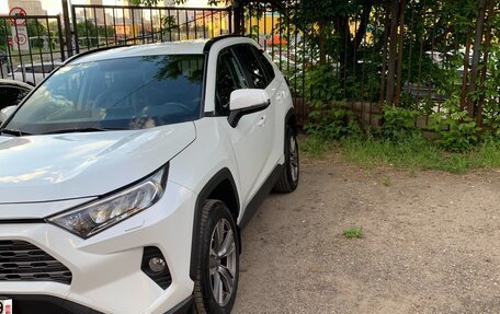 Toyota RAV4, 2020 год, 3 800 000 рублей, 5 фотография