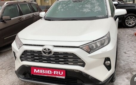 Toyota RAV4, 2020 год, 3 800 000 рублей, 12 фотография