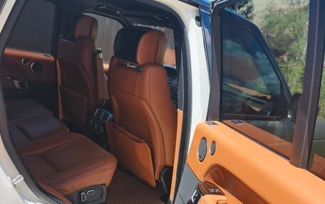 Land Rover Range Rover IV рестайлинг, 2015 год, 3 640 000 рублей, 10 фотография