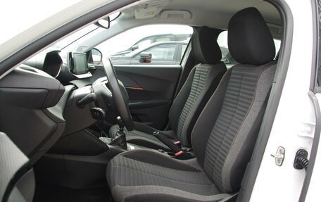 Peugeot 2008 II, 2021 год, 1 629 000 рублей, 7 фотография