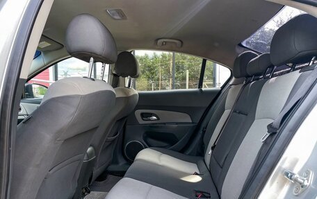 Chevrolet Cruze II, 2010 год, 699 000 рублей, 10 фотография