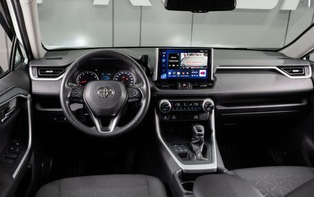 Toyota RAV4, 2020 год, 3 299 000 рублей, 6 фотография