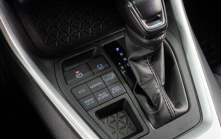 Toyota RAV4, 2020 год, 3 299 000 рублей, 18 фотография
