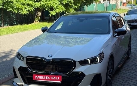 BMW 5 серия, 2024 год, 6 950 000 рублей, 3 фотография