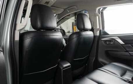 Mitsubishi Pajero Sport III рестайлинг, 2017 год, 2 377 030 рублей, 11 фотография