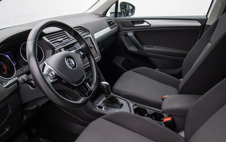 Volkswagen Tiguan II, 2020 год, 2 475 000 рублей, 11 фотография