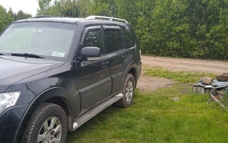 Mitsubishi Pajero IV, 2011 год, 1 700 000 рублей, 2 фотография