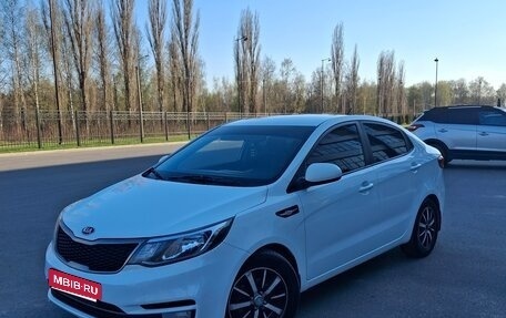 KIA Rio III рестайлинг, 2015 год, 900 000 рублей, 1 фотография