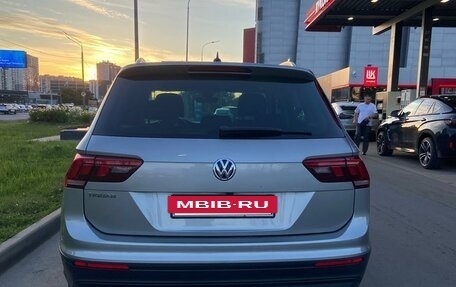 Volkswagen Tiguan II, 2019 год, 2 050 000 рублей, 2 фотография