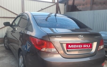 Hyundai Solaris II рестайлинг, 2014 год, 630 000 рублей, 3 фотография