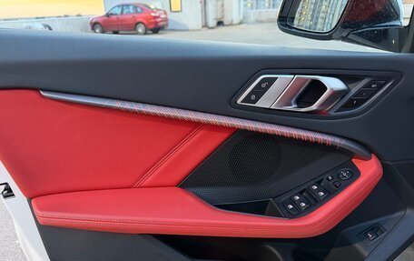 BMW 1 серия, 2021 год, 3 299 000 рублей, 21 фотография