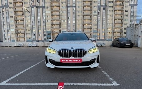 BMW 1 серия, 2021 год, 3 299 000 рублей, 8 фотография