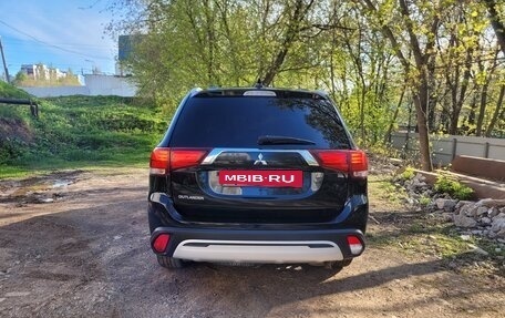 Mitsubishi Outlander III рестайлинг 3, 2020 год, 2 550 000 рублей, 5 фотография