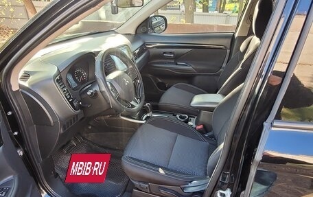 Mitsubishi Outlander III рестайлинг 3, 2020 год, 2 550 000 рублей, 6 фотография