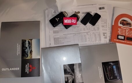 Mitsubishi Outlander III рестайлинг 3, 2020 год, 2 550 000 рублей, 14 фотография