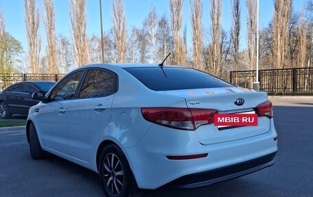 KIA Rio III рестайлинг, 2015 год, 900 000 рублей, 3 фотография