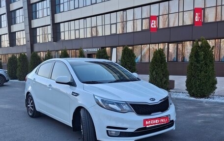 KIA Rio III рестайлинг, 2015 год, 900 000 рублей, 2 фотография