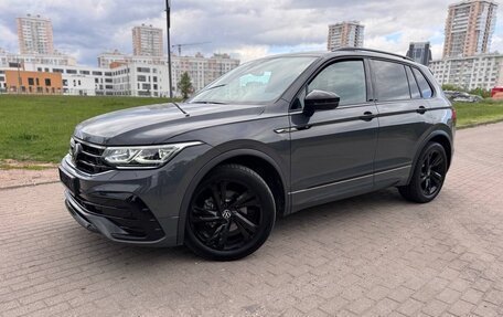Volkswagen Tiguan II, 2022 год, 2 600 000 рублей, 2 фотография