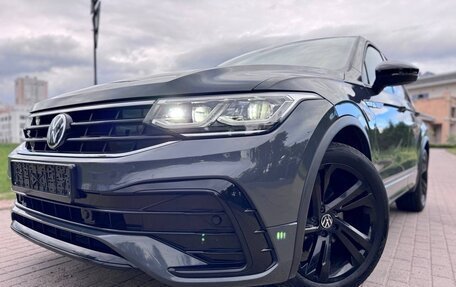 Volkswagen Tiguan II, 2022 год, 2 600 000 рублей, 4 фотография