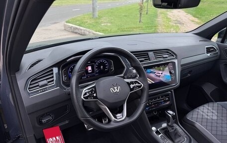Volkswagen Tiguan II, 2022 год, 2 600 000 рублей, 21 фотография