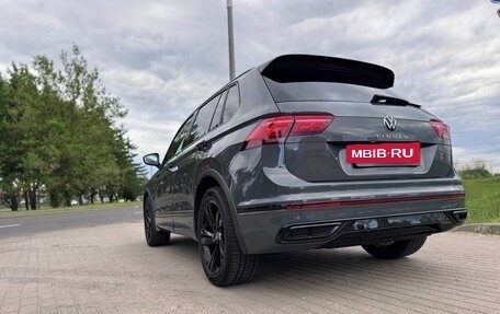 Volkswagen Tiguan II, 2022 год, 2 600 000 рублей, 19 фотография
