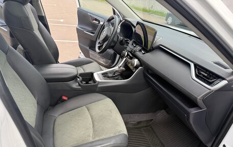 Toyota RAV4, 2024 год, 3 999 999 рублей, 14 фотография