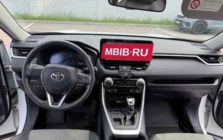 Toyota RAV4, 2024 год, 3 999 999 рублей, 21 фотография
