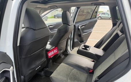 Toyota RAV4, 2024 год, 3 999 999 рублей, 31 фотография