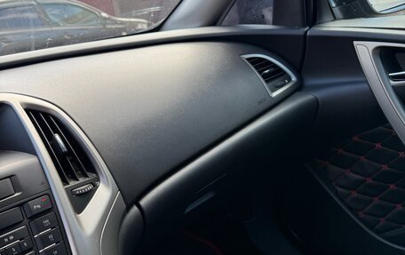 Opel Astra J, 2011 год, 599 000 рублей, 3 фотография