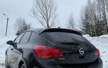 Opel Astra J, 2011 год, 599 000 рублей, 32 фотография