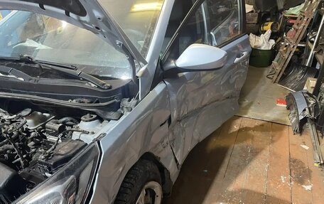 Hyundai Solaris II рестайлинг, 2012 год, 230 000 рублей, 2 фотография