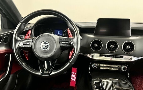 KIA Stinger I, 2020 год, 2 650 000 рублей, 10 фотография