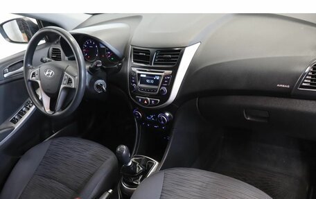 Hyundai Solaris II рестайлинг, 2015 год, 780 000 рублей, 5 фотография