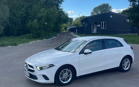 Mercedes-Benz A-Класс, 2018 год, 1 800 000 рублей, 12 фотография
