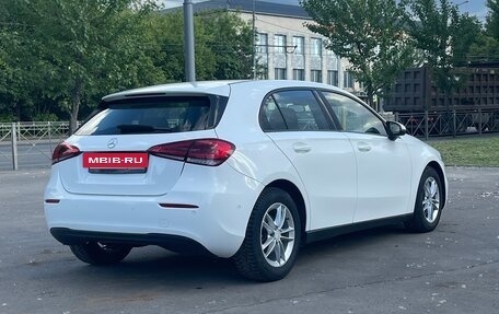 Mercedes-Benz A-Класс, 2018 год, 1 800 000 рублей, 9 фотография